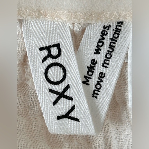 Roxy Cream Off-Shoulder Blouse - Picture 2 of 8